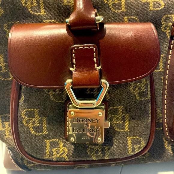 Dooney & Burke handbag 👜 - Picture 4 of 10
